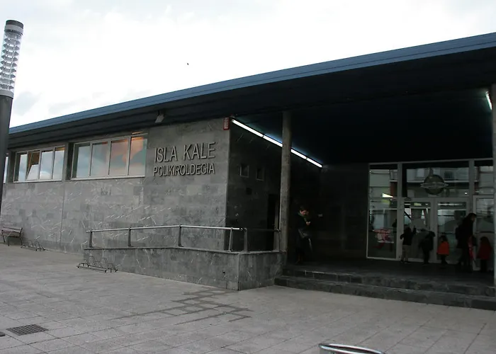 Mundaka Hostel & Sports Cafe